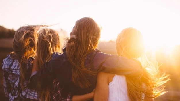 Mơ gặp bạn đánh con gì? Lựa số đẹp cùng Gi88