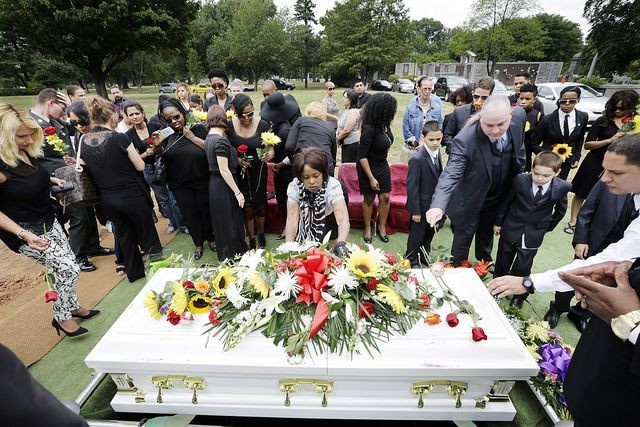 Mơ đi đưa đám ma mang điềm báo gì? Và linh ứng với các con số nào trong lô đề? -gi88