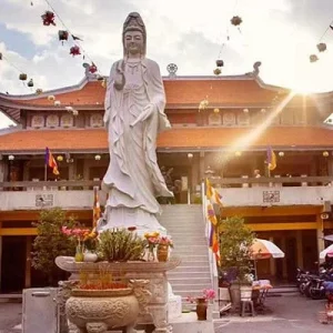 Con số liên quan giải đáp Mơ thấy đi chùa đánh con gì