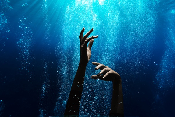 Mơ thấy người thân chết đuối cùng GI8 giải mã