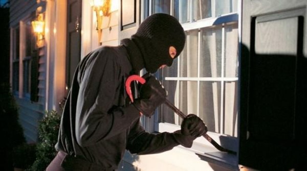 Mơ thấy ăn trộm là điềm báo gì? Cùng gi8 giải mã chiêm bao