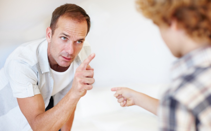 Mơ cãi nhau với bố đánh con gì thì trúng to? Cùng Gi8 giải mã