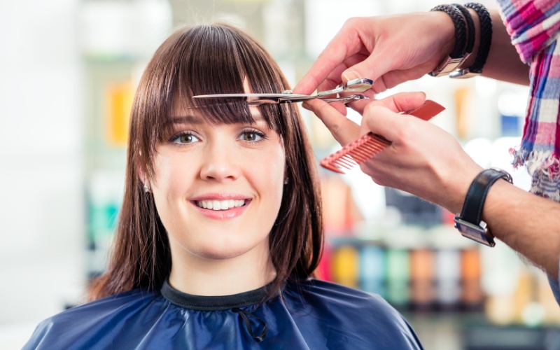 Mơ thấy cắt tóc mái nên đánh số gì? Giải mã giấc mơ cùng Gi8