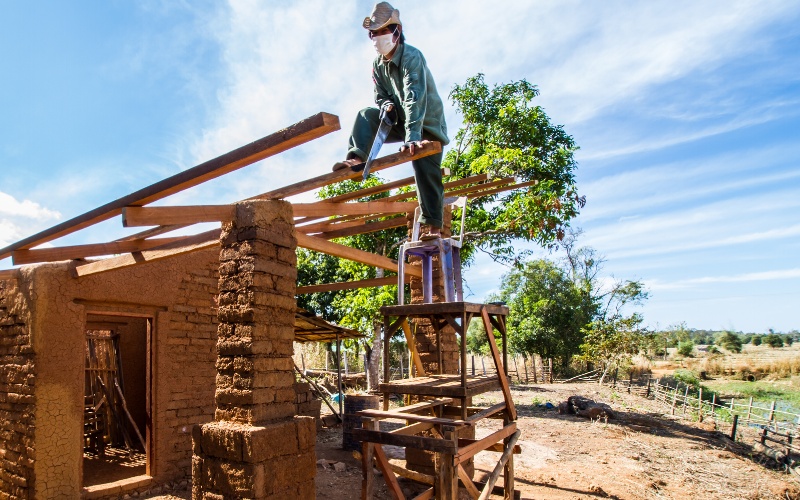 Nằm mơ thấy người khác xây nhà | Giải mã giấc mơ với Gi8