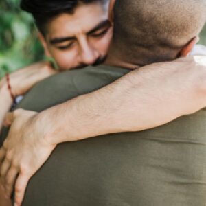 Mơ thấy người thân đánh con gì? Thấy người thân đánh: 42,69