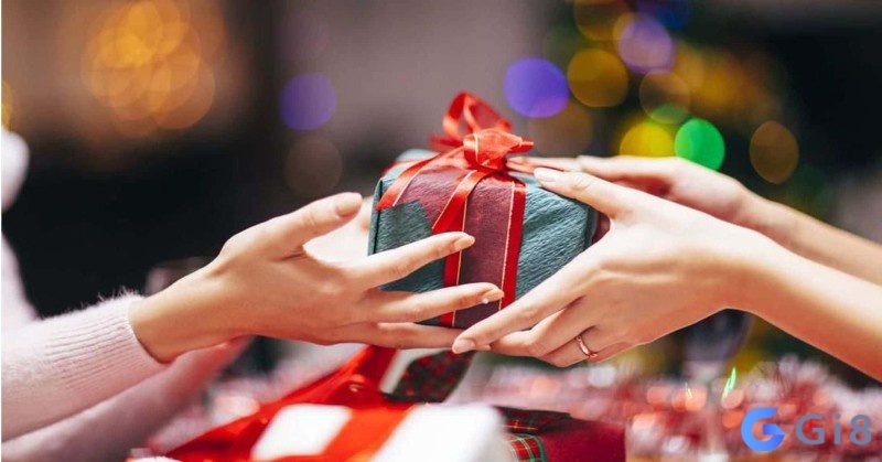 Ý nghĩa mơ thấy tặng dép cho người khác còn tùy vào tình huống chi tiết Ý nghĩa mơ thấy tặng dép cho người khác còn tùy vào tình huống chi tiết