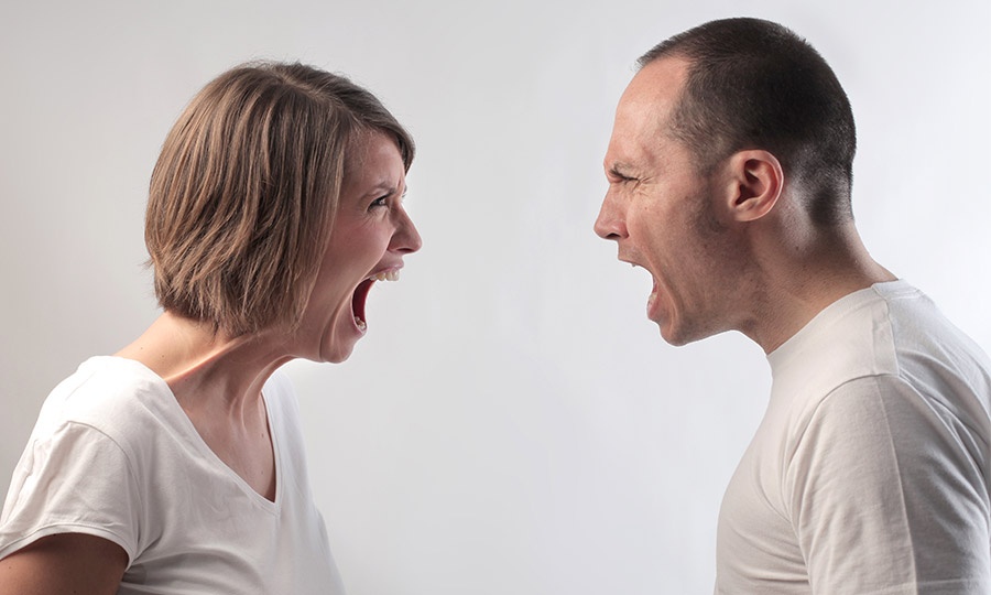 Chiêm bao thấy cãi vã: 10+ điềm báo từ giấc mơ này