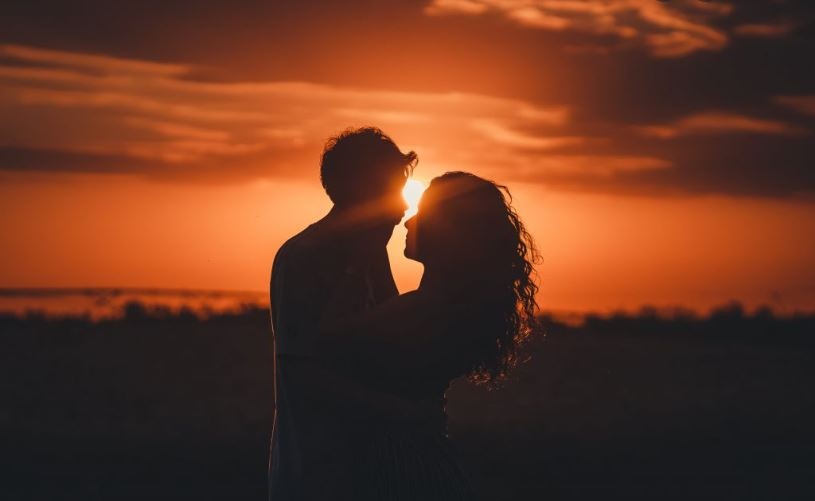 Chiêm bao thấy người yêu: 8 điềm báo đặc biệt cần biết