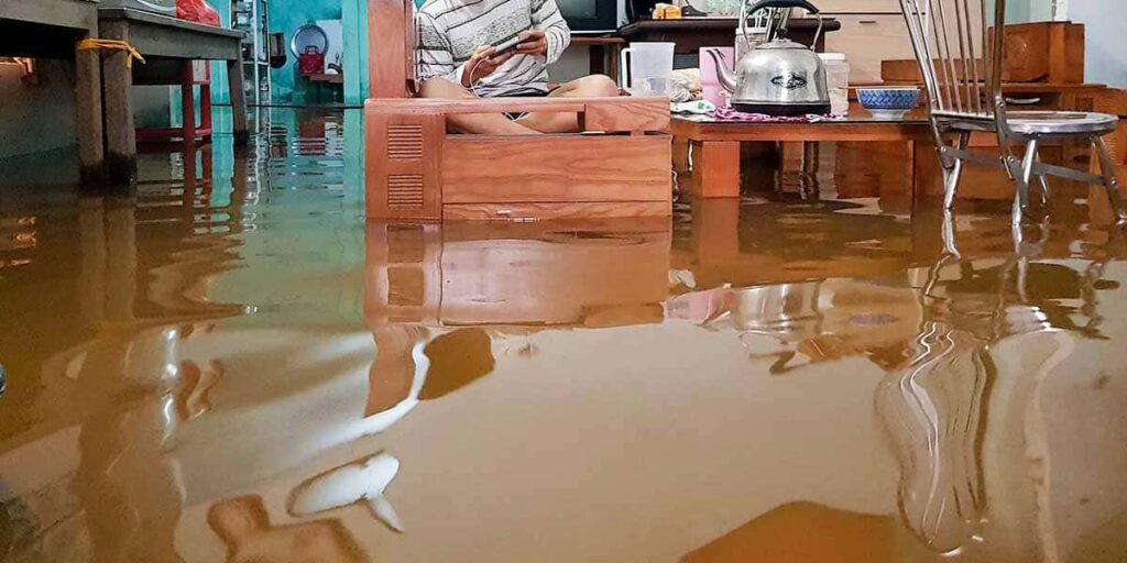 Chiêm bao thấy nước tràn vào nhà điềm gì? Giải mã cùng Gi8