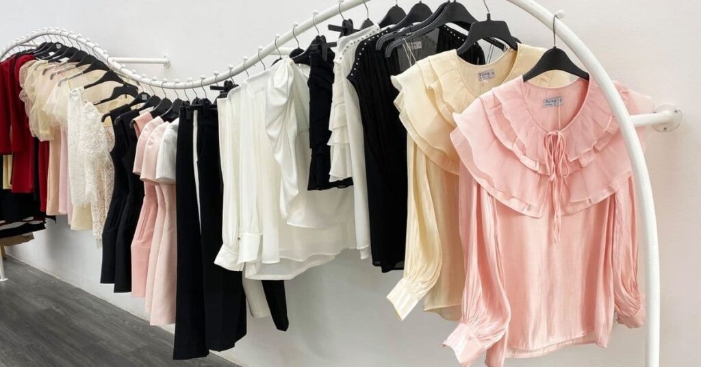 Chiêm bao thấy quần áo điềm gì? 10+ tình huống hay gặp