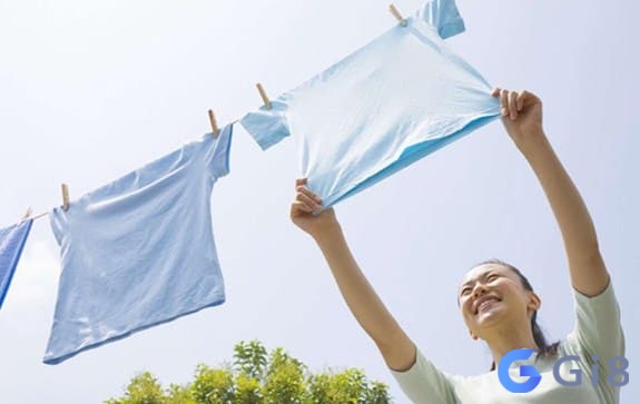 Mộng thấy người thân phơi quần áo cho mình là điềm may về tài chính Mộng thấy người thân phơi quần áo cho mình là điềm may về tài chính