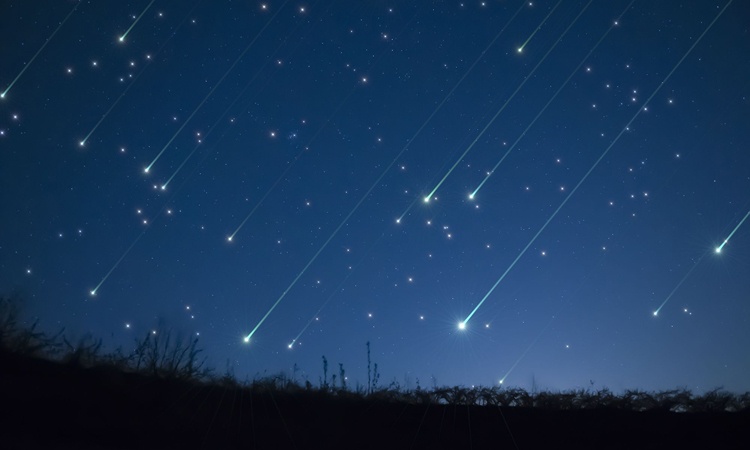 Nằm mơ thấy sao băng là điềm gì? Gi8 giải mã chi tiết