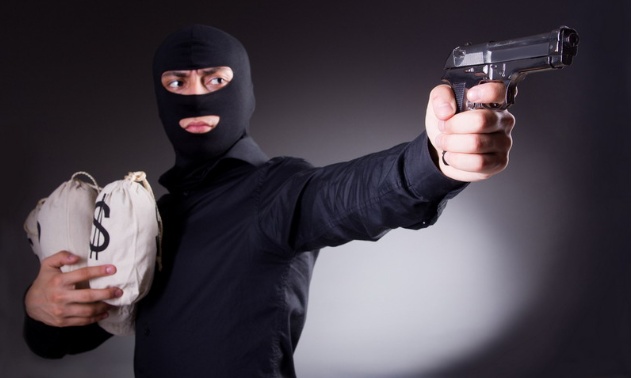 Mơ thấy bị cướp là điềm lành hay dữ? Gi8 bật mí điềm báo