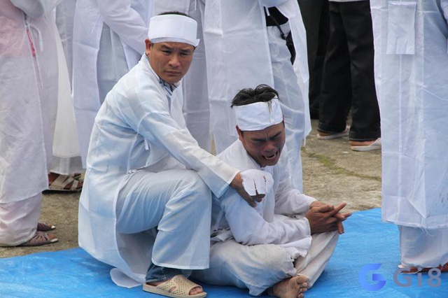 Giấc mơ mơ thấy người yêu đeo khăn tang cho thấy sự đau lòng và mất mát trong mối quan hệ Giấc mơ mơ thấy người yêu đeo khăn tang cho thấy sự đau lòng và mất mát trong mối quan hệ
