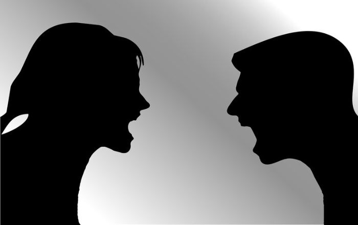 Mo cai nhau đánh con gì? Giải mã điềm báo chi tiết