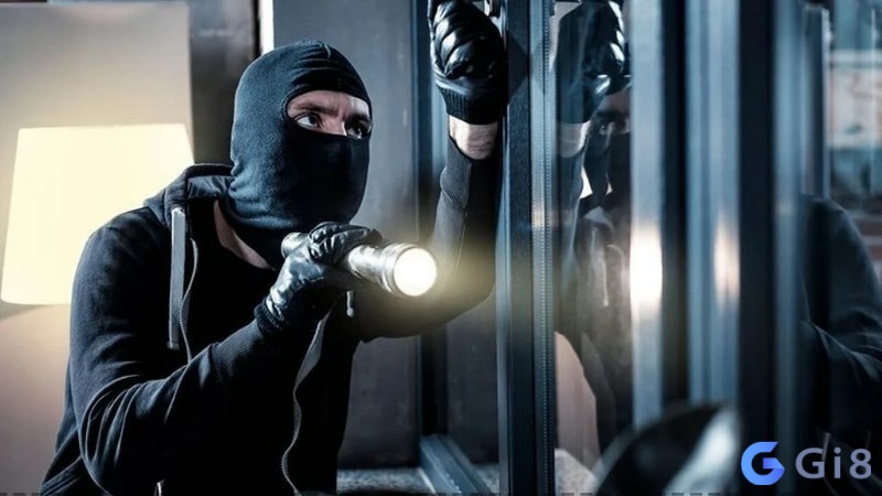 Kẻ đột nhập là nam giới thì có 2 cách giải nghĩa: báo sinh con trai, có mâu thuẫn với đồng nghiệp, nếu mơ trộm vào nhà đánh con gì? mơ trộm vào nhà đánh con gì, nếu kẻ trộm là nam giới thì sao?
