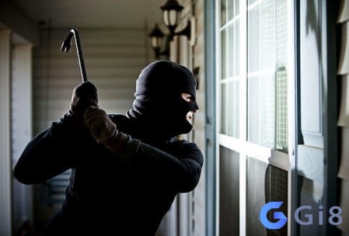 Mơ thấy kẻ trộm có vũ khí đột nhập và tấn công mình cho thấy bạn sắp phải đối đầu ai đó mơ trộm vào nhà đánh con gì? nếu kẻ trộm tấn công bạn là điềm báo có đối thủ cạnh tranh