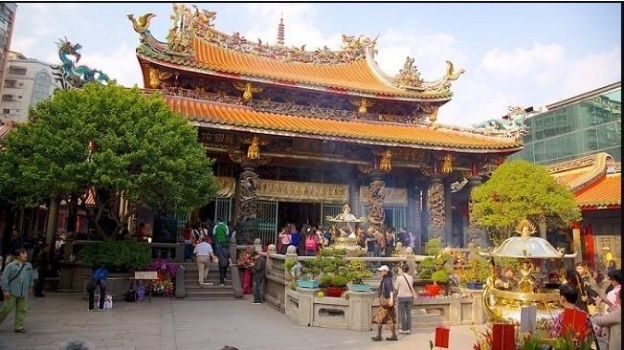 Mơ đi chùa chơi đề số nào may mắn? Là điềm báo gì?