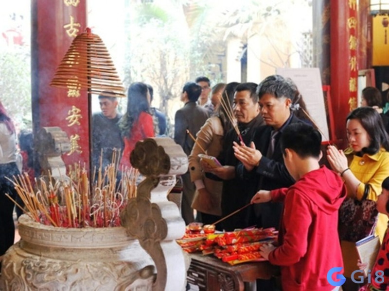 Nếu nằm mơ thấy đối thủ làm ăn của mình đi chùa thì bạn sắp có một thắng lợi lớn đấy Nếu bạn nằm mơ thấy đi chùa lạy Phật theo kiểu thấy đối thủ đi chùa thì tức là sắp thắng lớn rồi