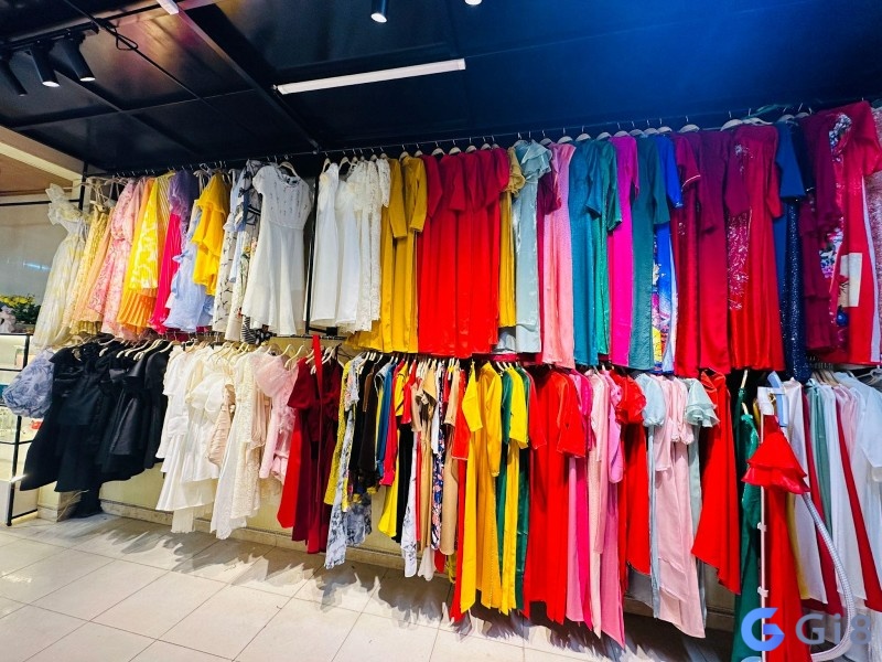 Chiêm bao thấy rất nhiều quần áo là biểu thị khả năng của bạn rất phong phú Nằm mơ thấy quàn áo rất nhiều chủng loại là điềm báo cho biết khả năng của bạn rất phong phú