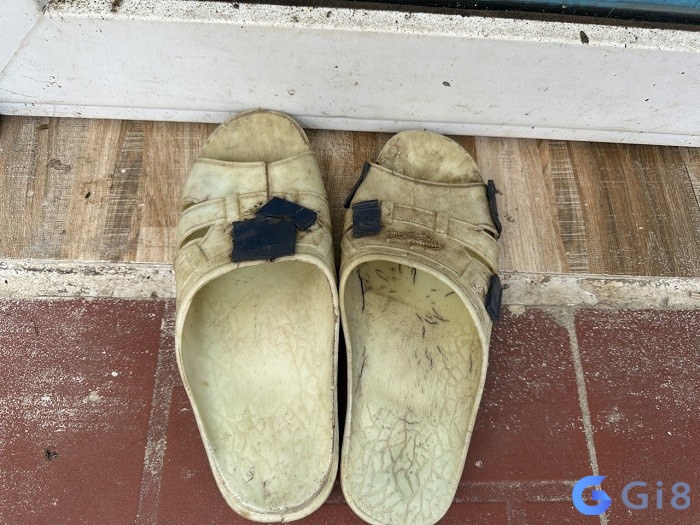 Nằm mơ thấy dép / giày đứt có màu trắng thì nhớ chú ý các mối quan hệ nhé Nằm mơ thấy dép đứt có màu trắng thì nhớ chú ý các mối quan hệ nhé