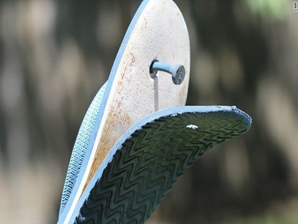 Mơ thấy dép đứt có điềm gì? Có xui không? Nên đánh số mấy?