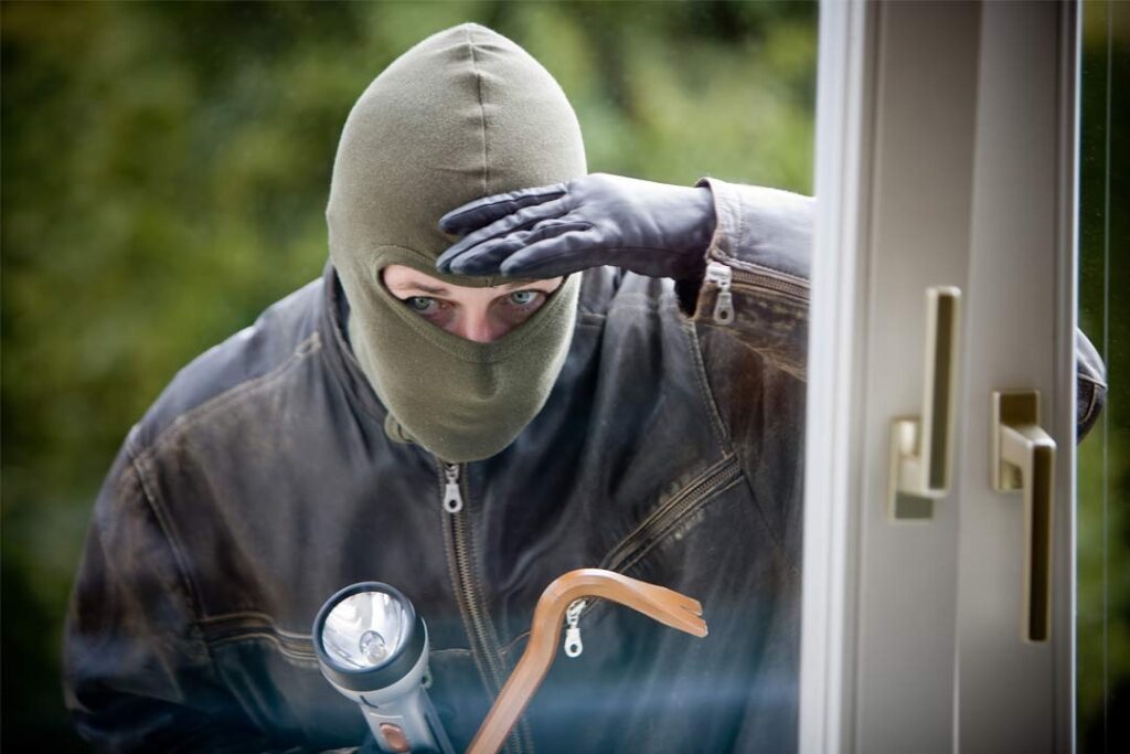 Mơ thấy nhà có trộm: Giải mã chiêm bao cùng Gi88