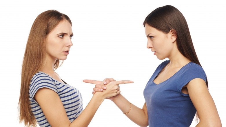 Mơ thấy cãi nhau với bạn thân là điềm gì? Số mấy?