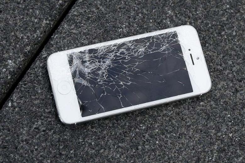 Mơ bể điện thoại là điềm báo gì? Ghi con đề số mấy?