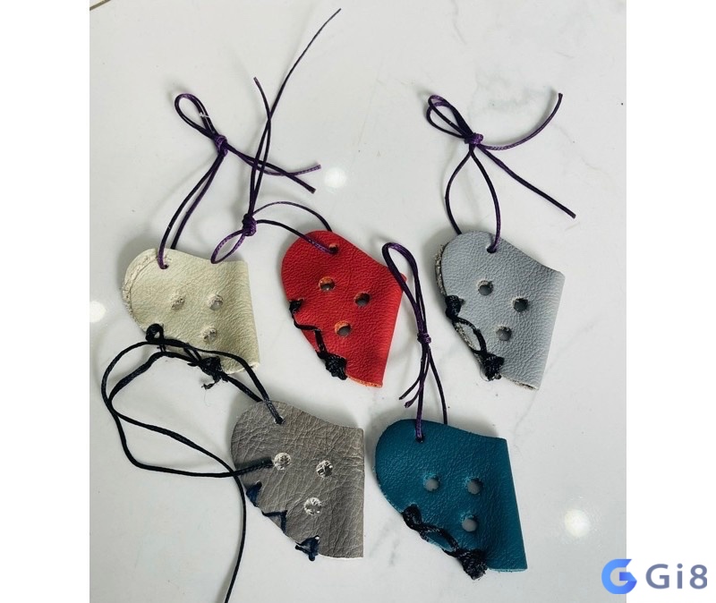 Các kê thủ cần chọn đúng loại, vệ sinh sạch và giữ gà ổn định trước khi thao tác Các kê thủ cần chọn đúng loại, vệ sinh sạch và giữ gà ổn định trước khi thao tác