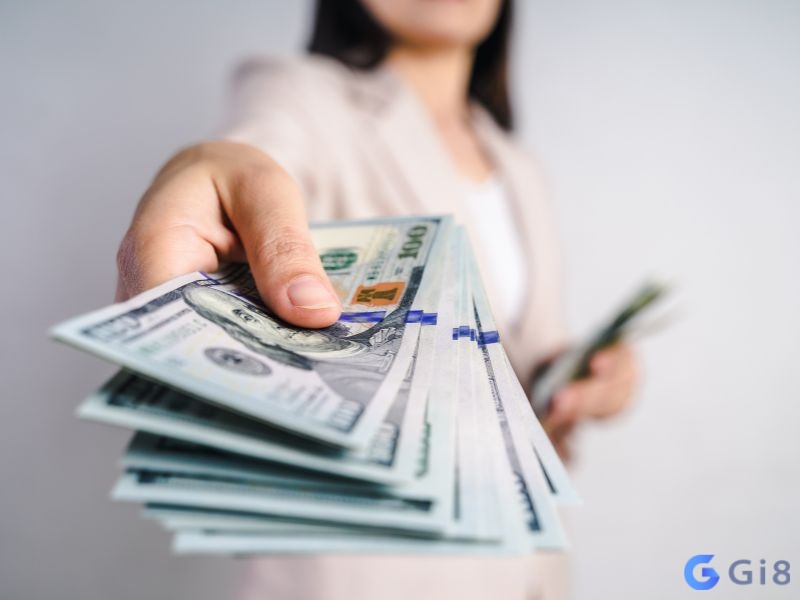 Nằm mơ thấy người ta đưa tiền nhắc bạn h&atilde;y chủ động v&agrave; tự chủ trong c&aacute;c quyết định 