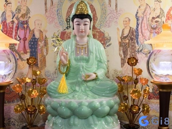 Nằm mơ thấy đi chùa lạy mẹ quan âm và được ban nước cam lộ là dấu hiệu của nạn kiếp được hóa giải