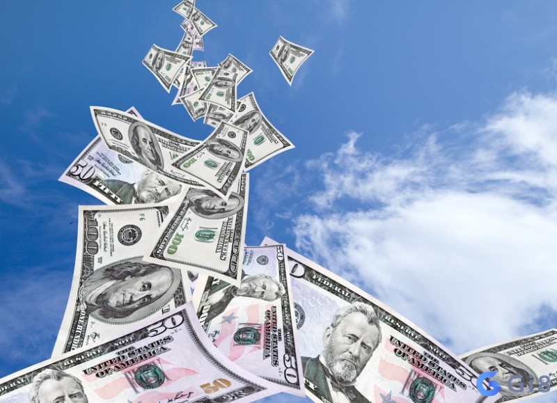 Giấc mơ thấy nhiều tiền đô cho thấy bạn có cơ hội phát triển nếu biết nắm bắt