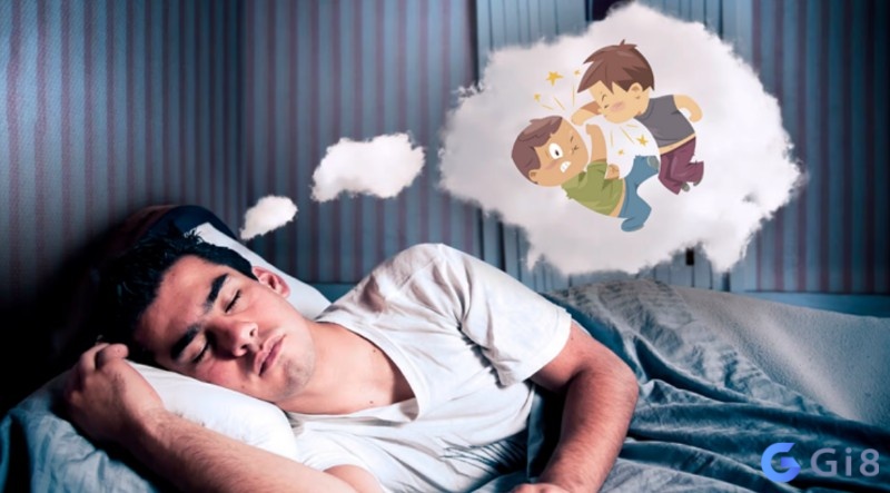 Mơ thấy mình bị đánh có thể là dấu hiệu cho việc đang bị cạnh tranh, soi xét quá mức