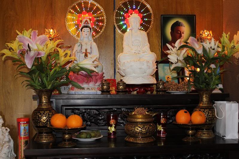 Nằm mơ thấy bàn thờ đánh đề con gì, số mấy may mắn?