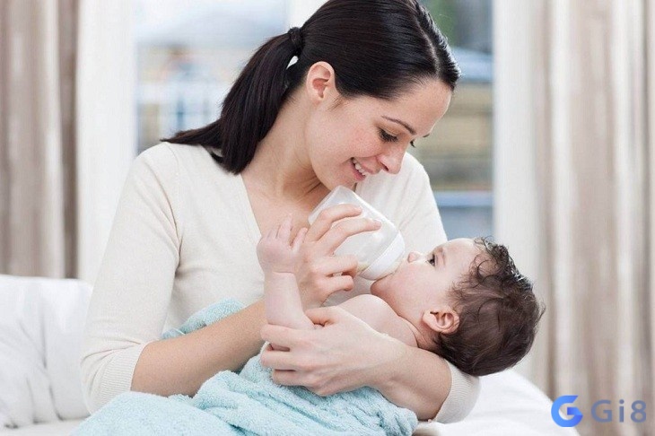 Nằm mơ thấy mình cho con người khác bú thì đánh số mấy?
