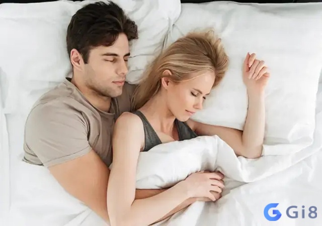 Giấc mơ thấy quan hệ vợ chồng nhưng bị phát hiện thể hiện cho sự lo lắng thiếu cảm giác riêng tư trong cuộc sống