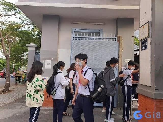 Giấc mơ thấy đi học muộn thể hiện tâm trạng căng thẳng mà bạn đang gặp phải