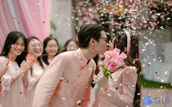 Mơ thấy mình đi dự đám cưới thể hiện sự dung hòa giữa công việc và tình cảm của bạn