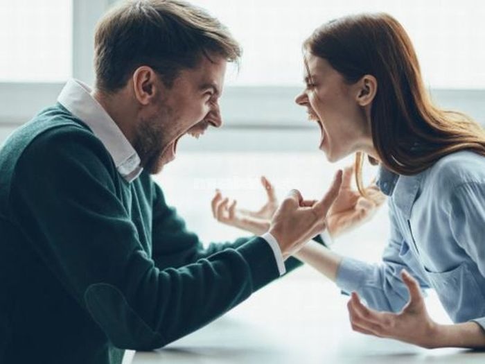 Mơ thấy vợ chồng cãi nhau đánh con gì? Điềm báo lành hay dữ?