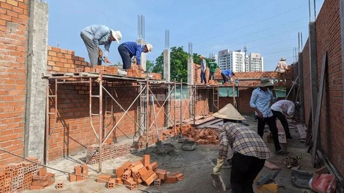 Mơ thấy xây móng nhà đánh con gì? Điềm báo lành hay dữ?